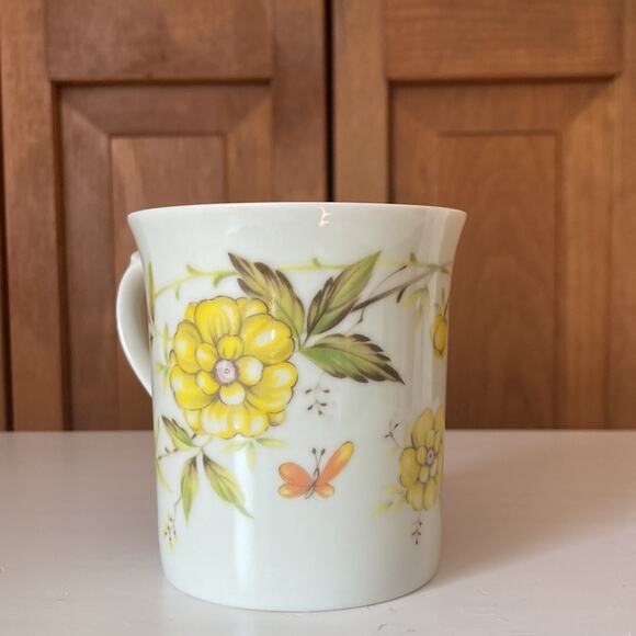 Vintage Floral Mug Made in Japan - Picture 5 of 9